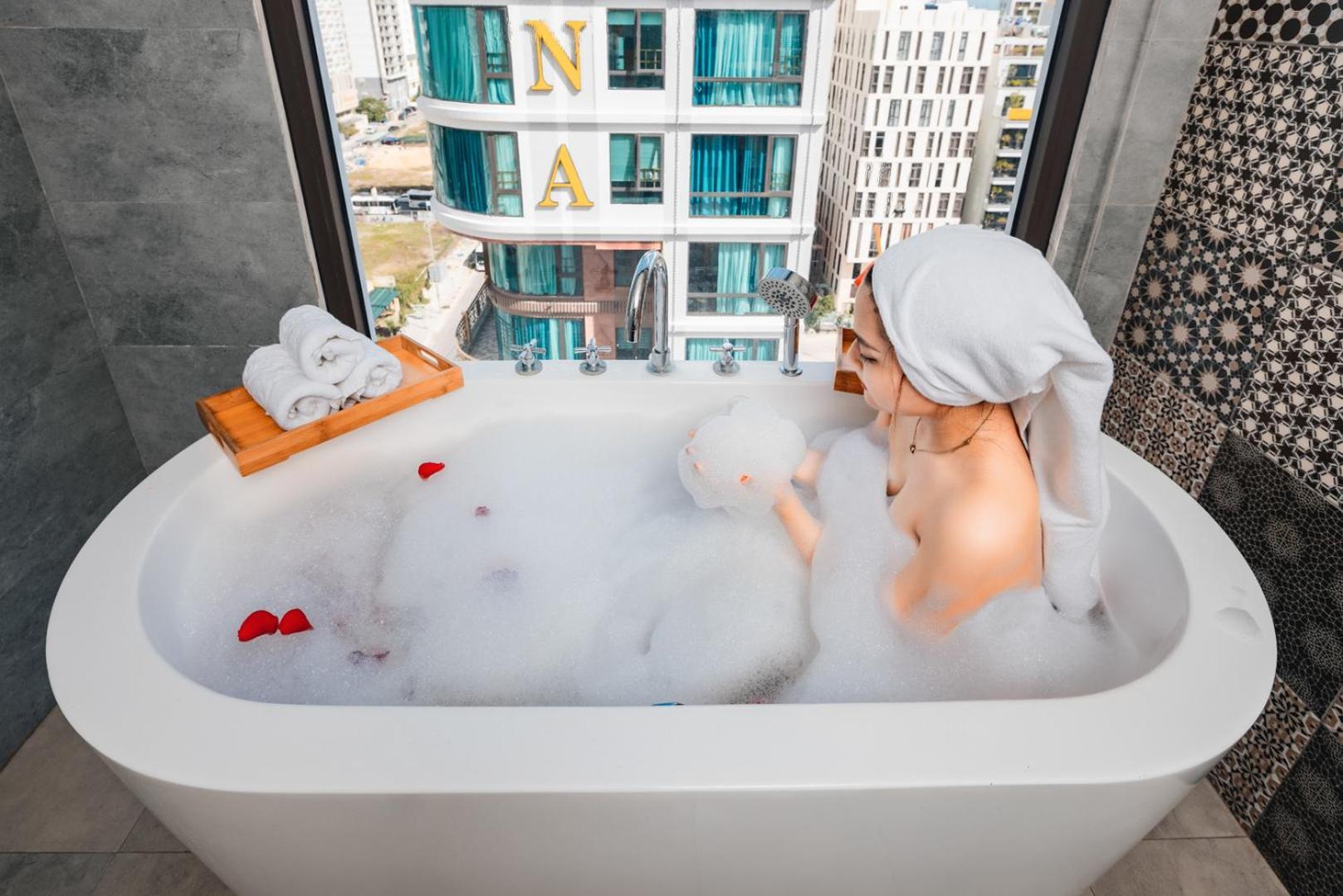 Minh Chau Premium Hotel Danang Экстерьер фото