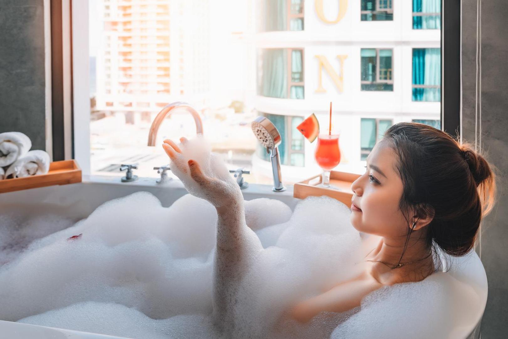 Minh Chau Premium Hotel Danang Экстерьер фото