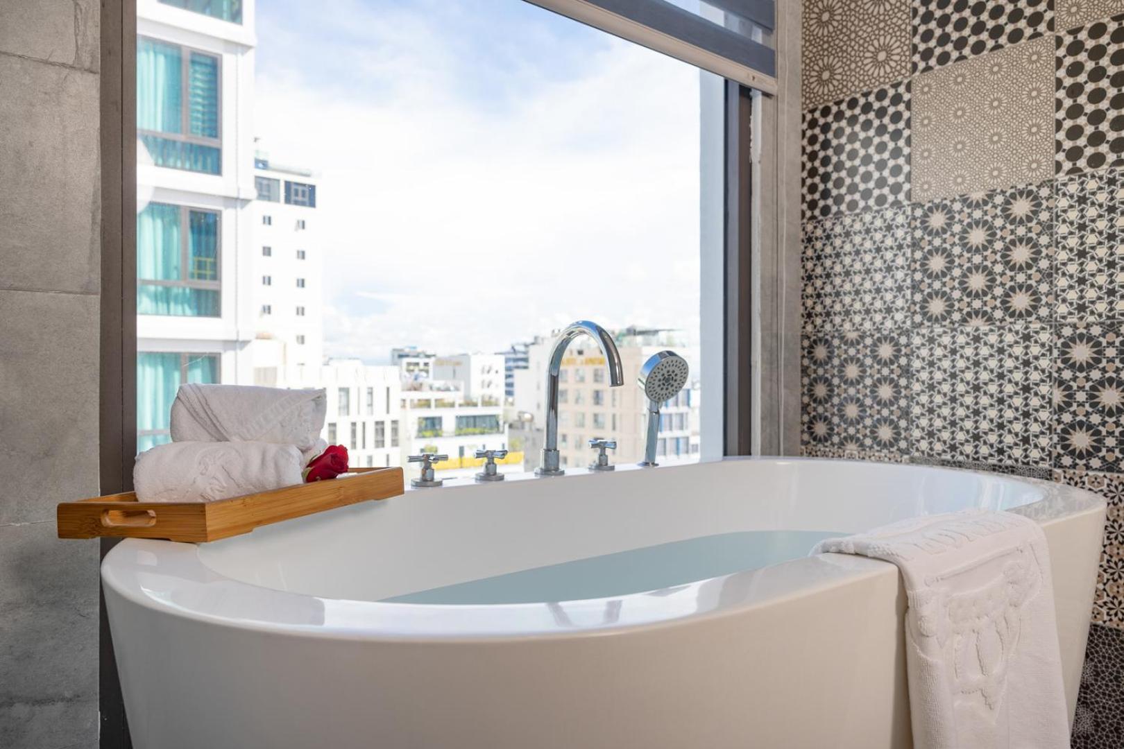 Minh Chau Premium Hotel Danang Экстерьер фото